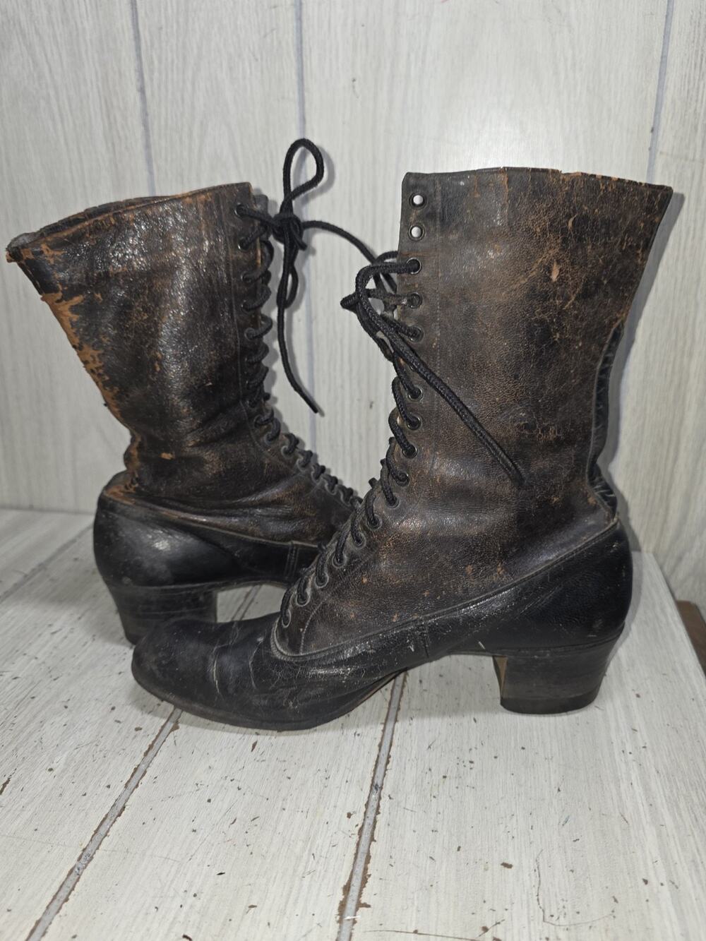 Antique Victorian Edwardian Womens Brown Leather Boots Heel Halloween Decor READ